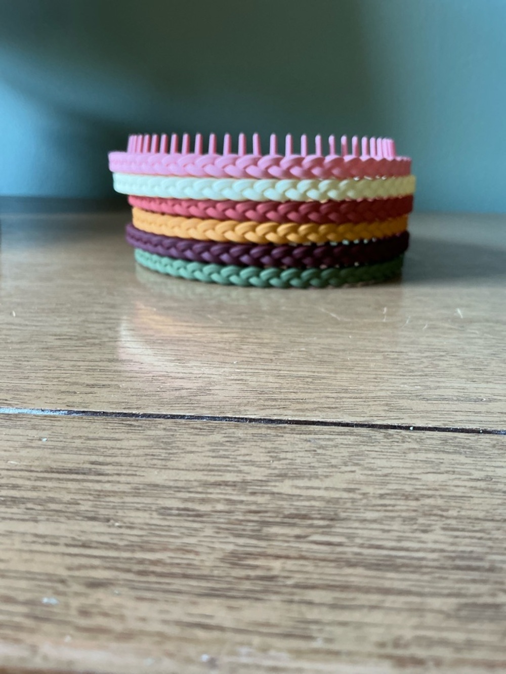 NWOT Girls Braided Plastic Headbands with Teeth, Multicolor Solid, Set of 6